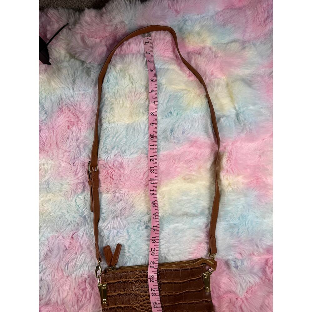 NWOT Brown Croc Embossed Crossbody Bag Gold Hardware Adjustable Strap - Picture 13 of 16